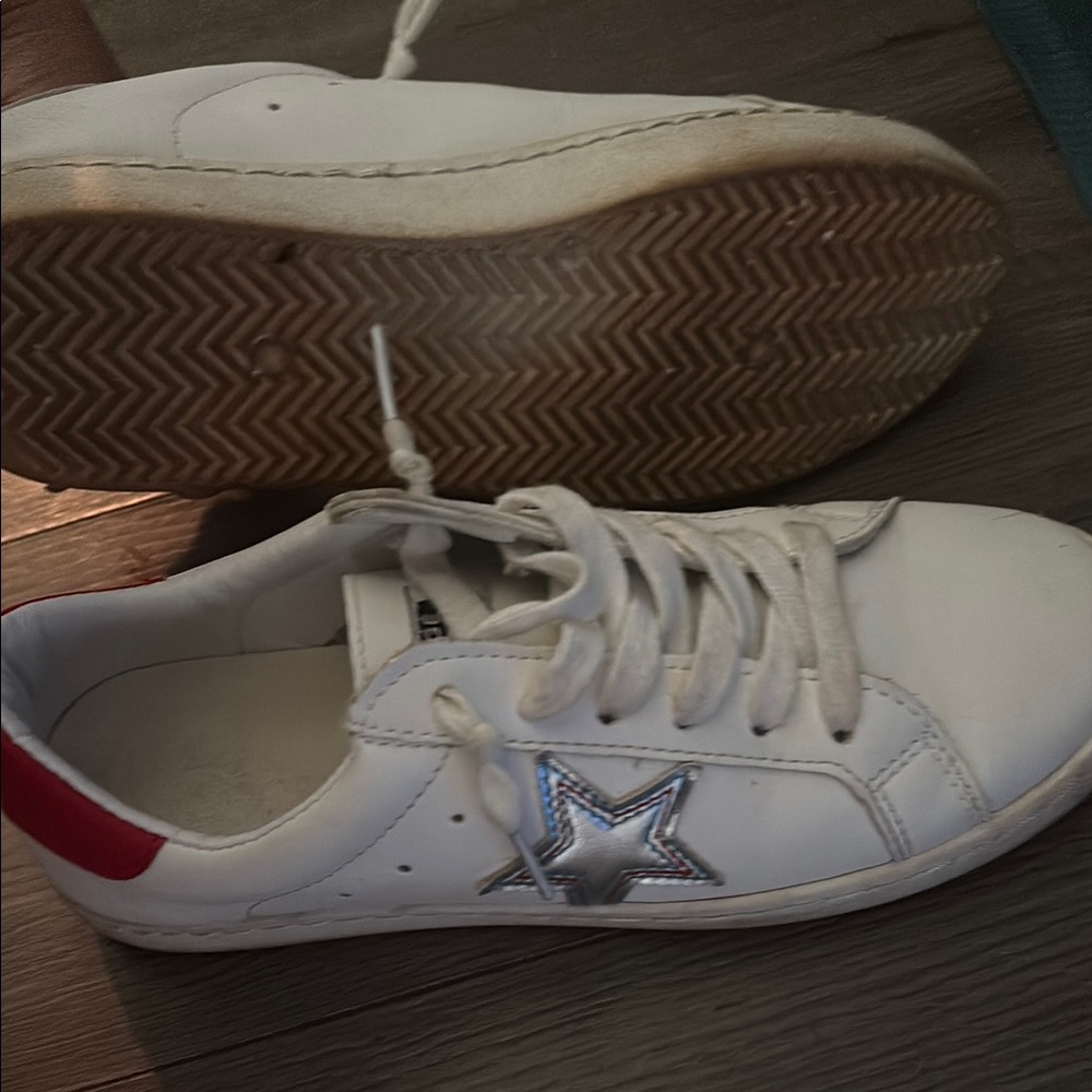 Vintage Havana  White and Red Star Sneakers